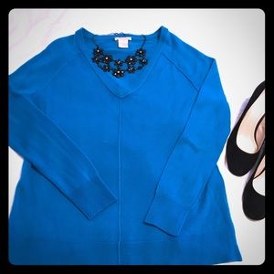 🍁Blue VNeck Sweater - size XL🍁